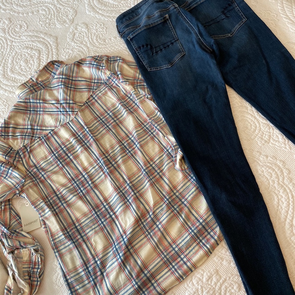 American Eagle jeans & long sleeve shirt - Picture 3 of 5